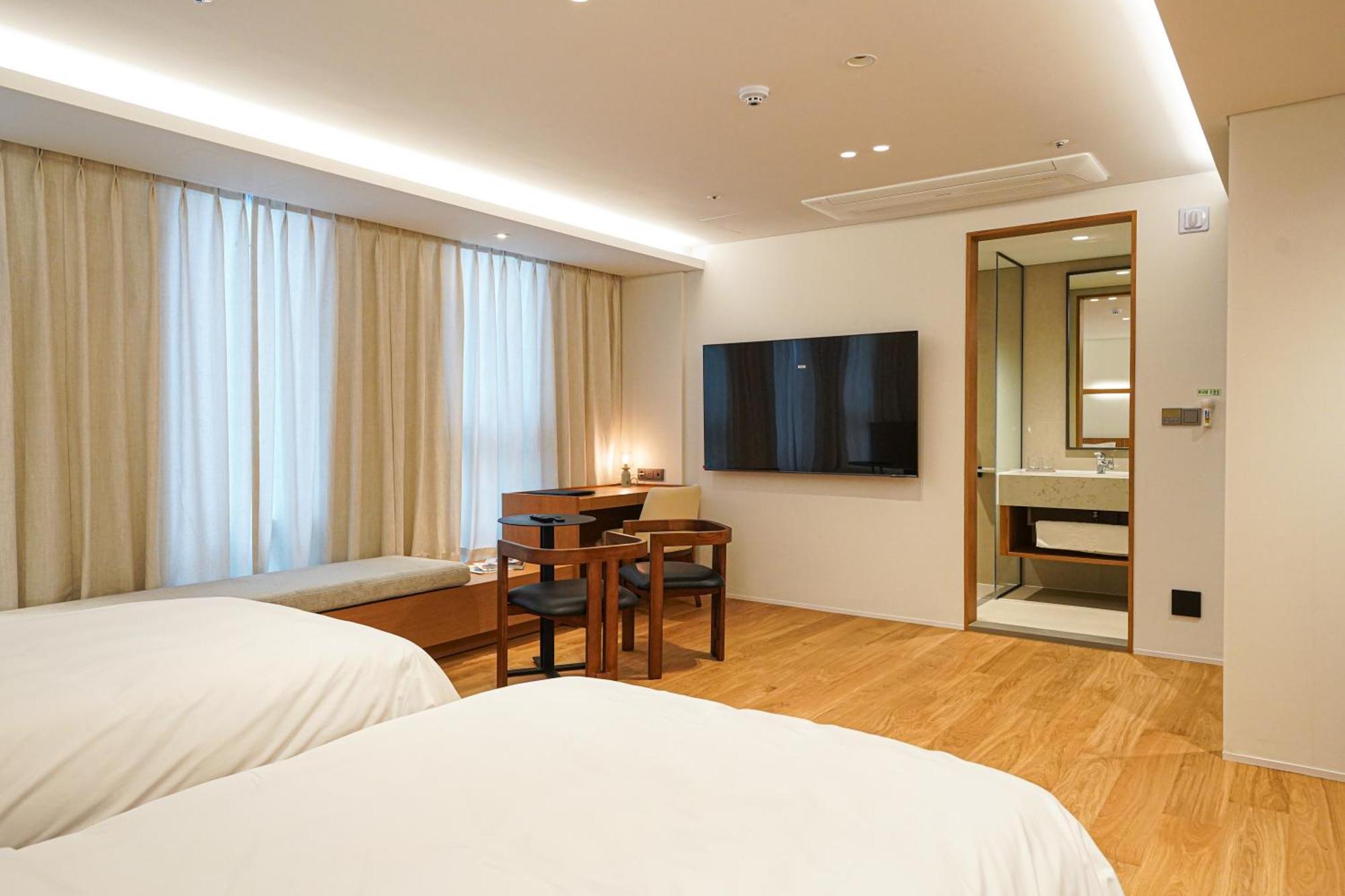Hotel Ground27 Пусан Екстериор снимка