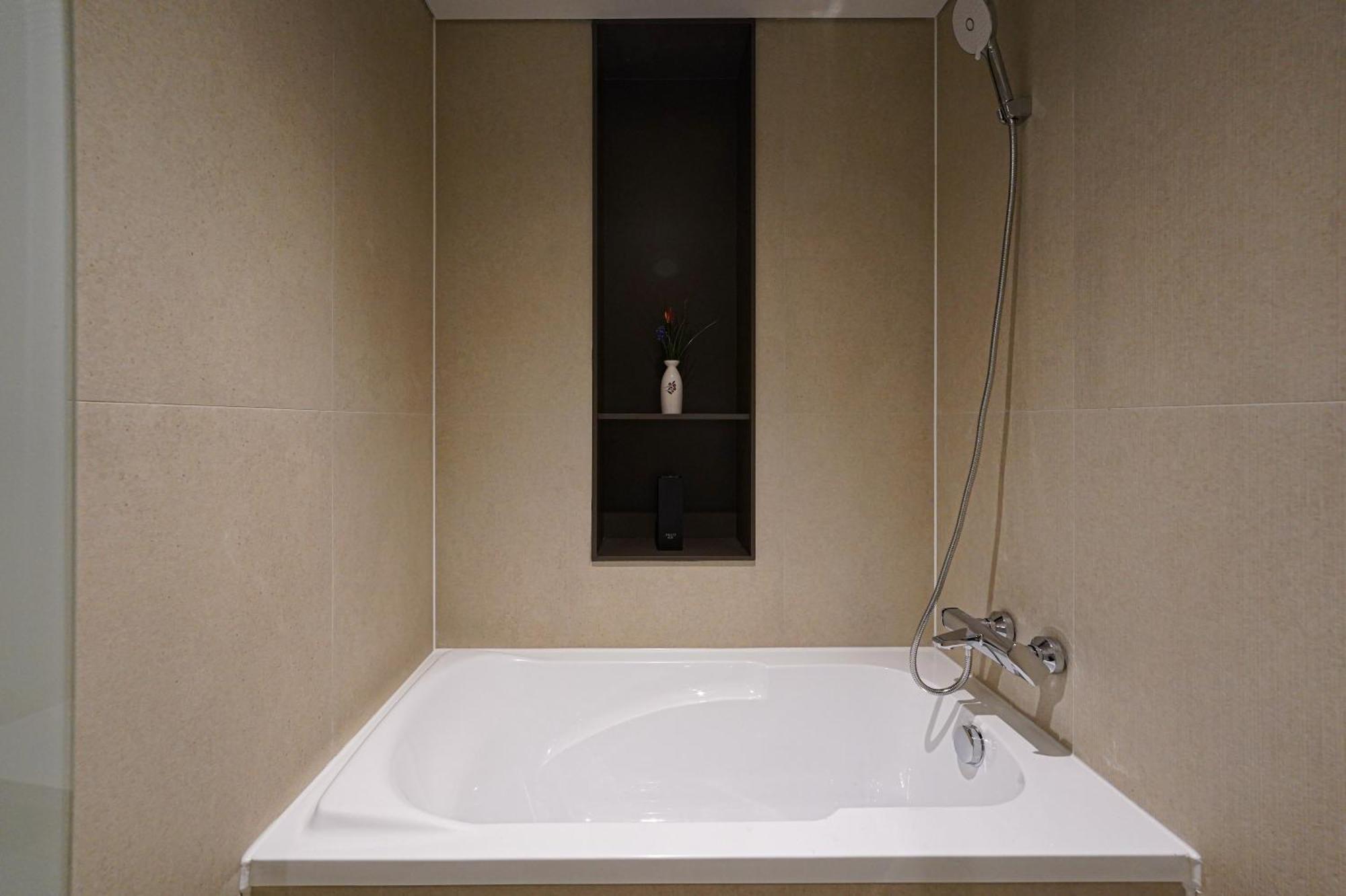 Hotel Ground27 Пусан Екстериор снимка